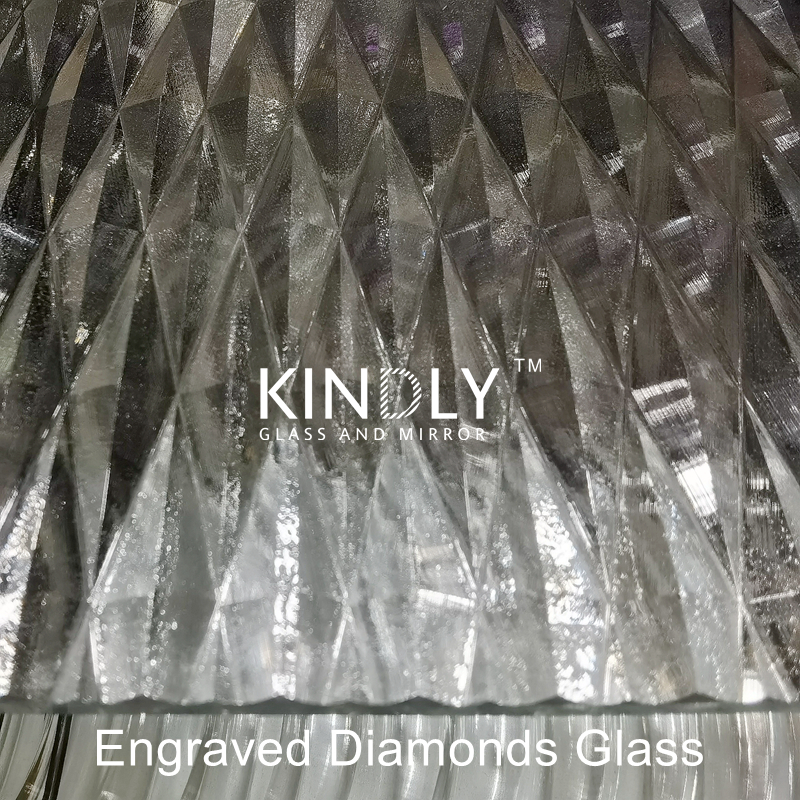 Grooved glass,engraved glass, carved glass, sculpted glass